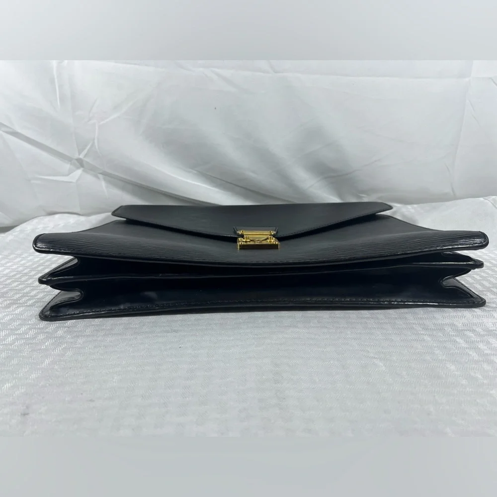 3040: Louis Vuitton Epi Serviette Fermoir Briefcase Black